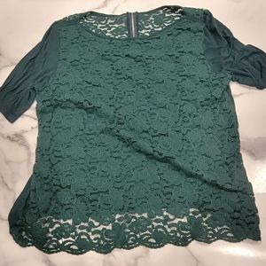 New York & Company Lace Front Short Sleeve Forest Green Shirt - Sz XL
